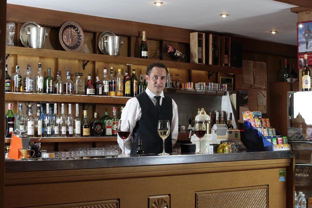 Hotel Alpino Plan Sëlva di Val Gardena Eksteriør billede