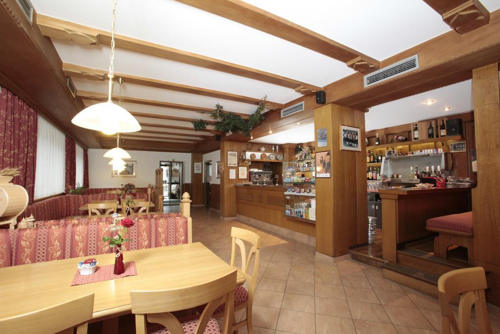 Hotel Alpino Plan Sëlva di Val Gardena Eksteriør billede