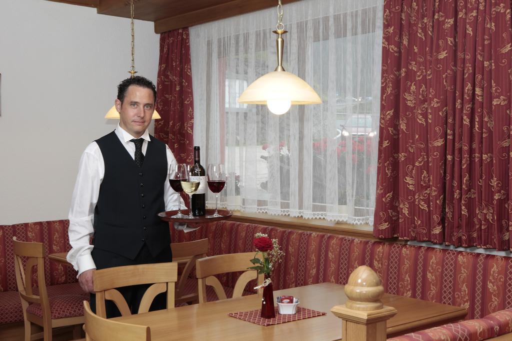 Hotel Alpino Plan Sëlva di Val Gardena Eksteriør billede